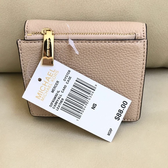 Michael Kors Handbags - Money Pieces Flap Card Holder Mercer Pebble